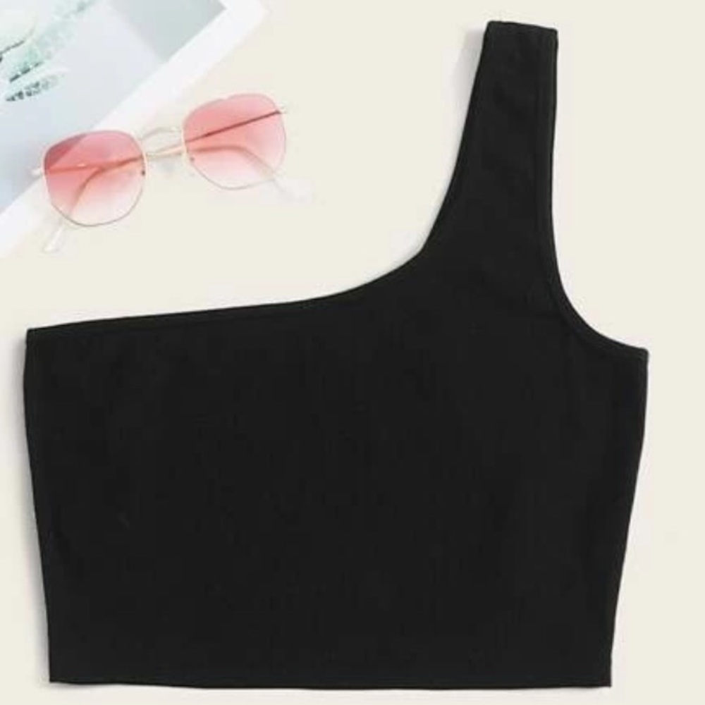 One shoulder crop top